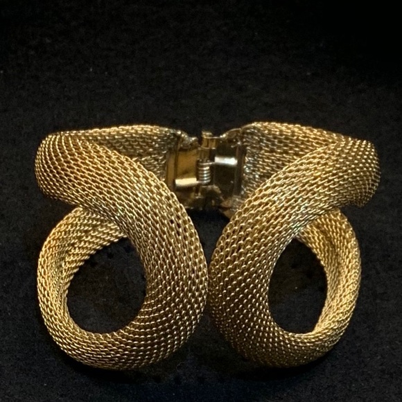 Saks 5th Ave ❤️ gold tone cuff - Picture 3 of 10